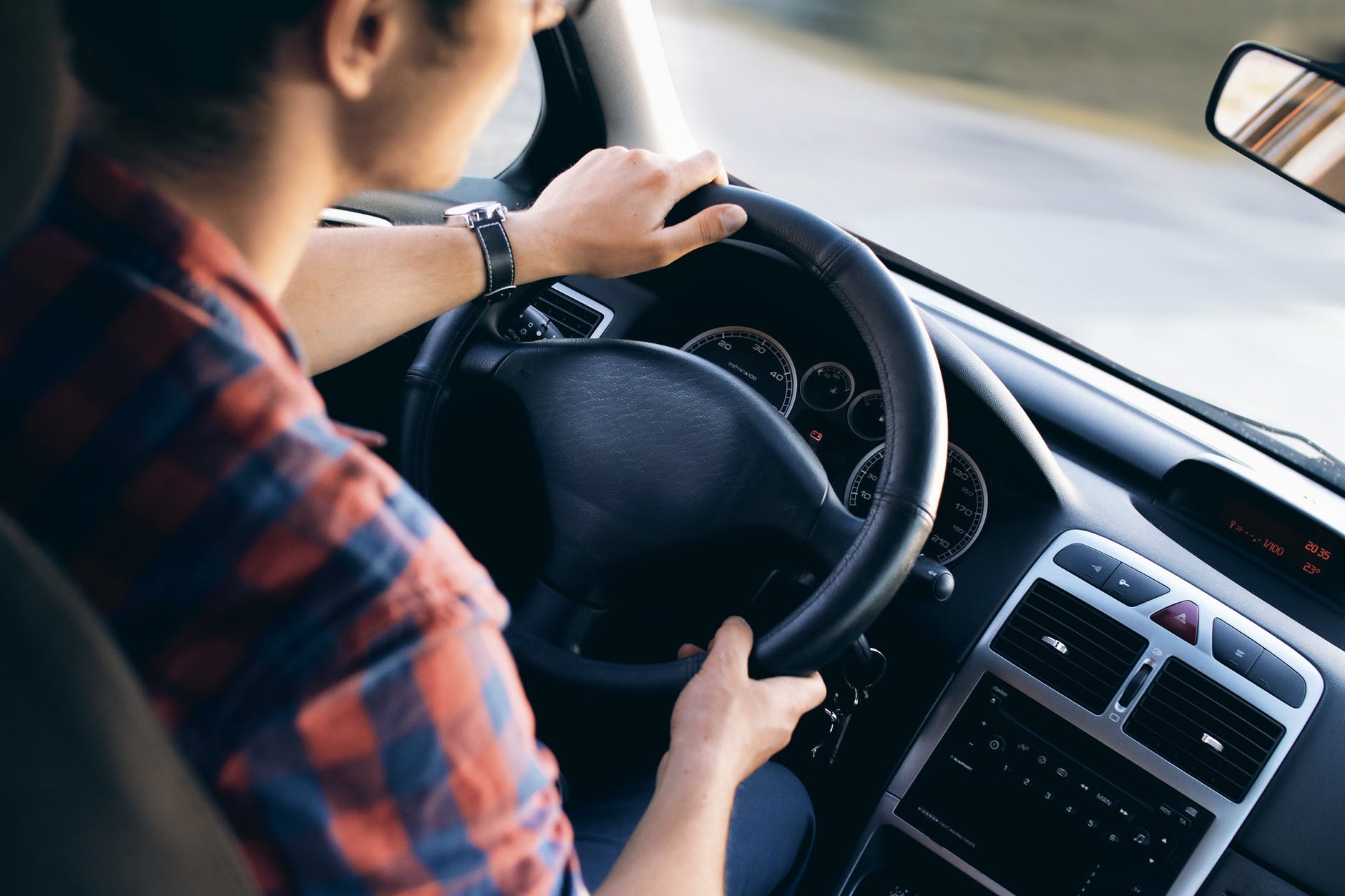 Automatic Driving Lessons the Best Path to Learn Driving Skills In West London